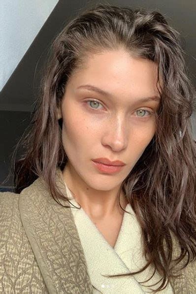 Supermodels share their no-makeup selfies | Vogue France