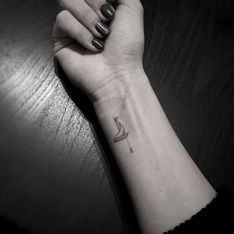 Cute Tiny Wrist Tattoos You'll Want to Get Immediately | Glamour