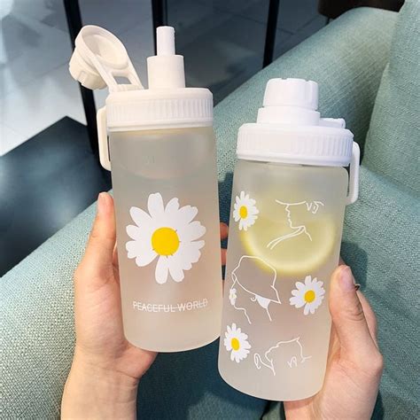 Aesthetic Daisy Sport Water Bottle en 2023 | Botellas de agua para niños, Botella de agua con ...