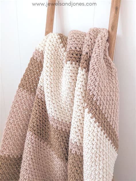 Easy Crochet Striped Moss Stitch Blanket | Jewels and Jones