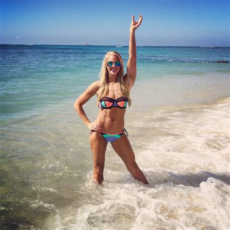 Pro Cheerleader Heaven: The Pro Bowl Cheerleaders Got Some Beach Time ...