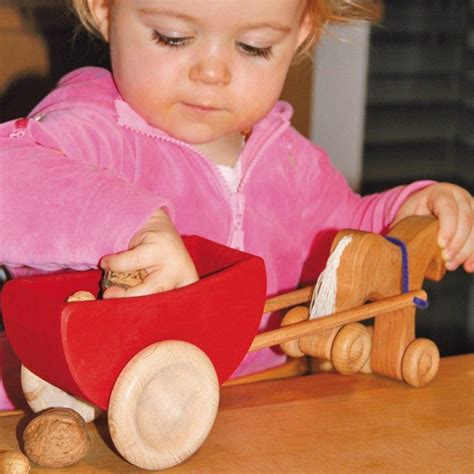 Carro de madera con ruedas - Grimm's - Novedades | Carritos de madera, Regalos originales para ...