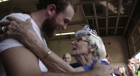 Ryan O'Reilly reunites with 99-year-old grandmother after winning ...