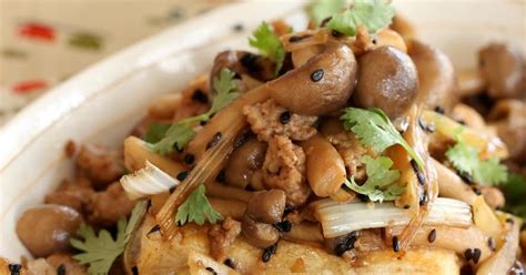 dailydelicious: Fried Tofu with Stir fry Shimeji mushroom