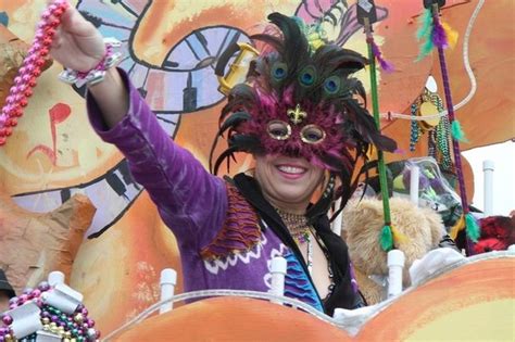 Mardi Gras Fat Tuesday parade in Gulf Shores wet but fun (photos, video) | AL.com