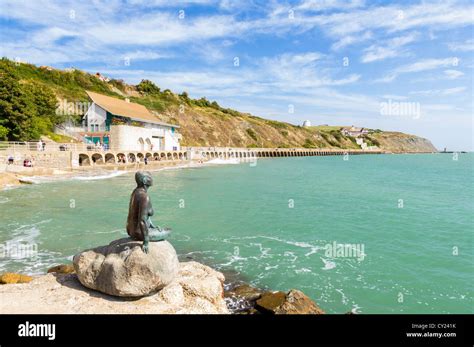 Sunny Sands Beach at Folkstone Kent England UK Stock Photo - Alamy