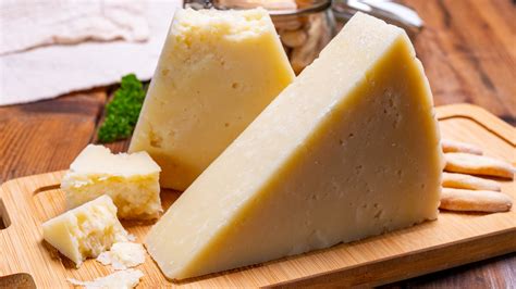 What Is Pecorino Romano Cheese And What Does It Taste Like?