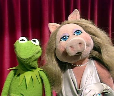 The Prop Gallery | The Muppet Show - Miss Piggy portrait