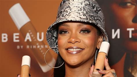 Rihanna Shares New Fenty Beauty Makeup Tutorial for "Goth Chic" Look ...