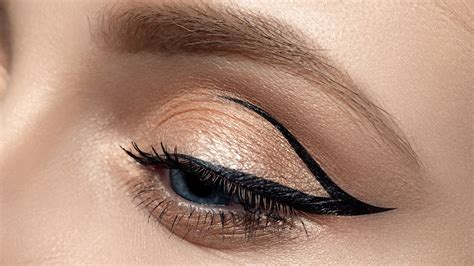 Get The Perfect Winged Eyeliner With This TikTok Makeup Tip