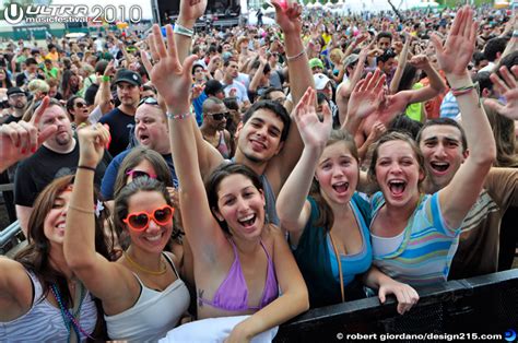 Fans at the Main Stage, Day 1 - 2010 Ultra Music Festival