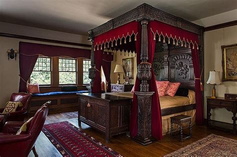 tudor bedroom - Google Search | Salvatore boarding house, Country house ...