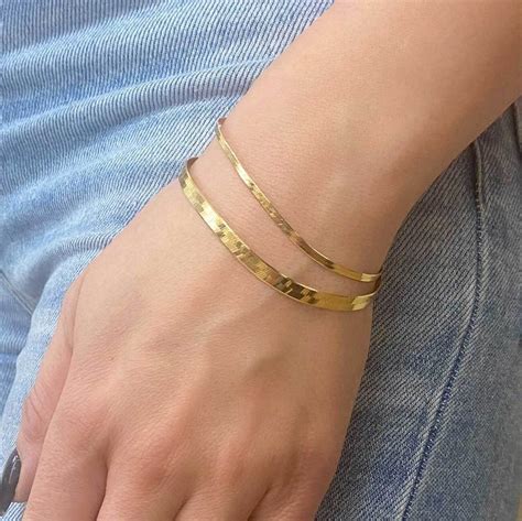 14K Gold Thin Herringbone Bracelet – Baby Gold