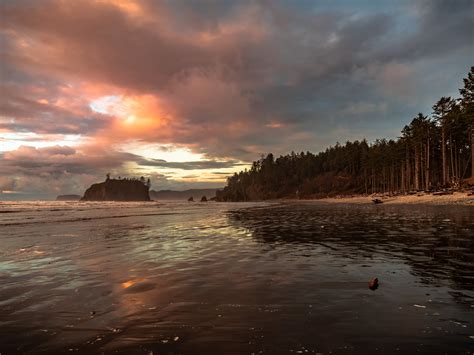 Sunset at Ruby Beach, Olympic National Park [OC][4592x3448] : r/EarthPorn