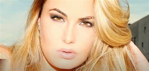 Annaliza Seagal Bio, Family, Career, Boyfriend, Net Worth, Measurements