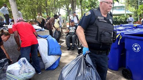 Fort Lauderdale accused by homeless of unconstitutional seizure | Miami Herald