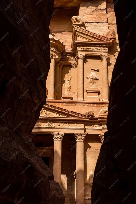 Premium Photo | The treasury petra jordan