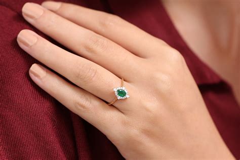 Oval Emerald Halo Ring in 14k Gold / Emerald Halo Engagement | Etsy