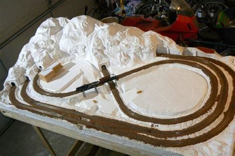 ho train layouts built with mountains - Google Search #modeltraintable #modeltrainlayouts | Modeltog