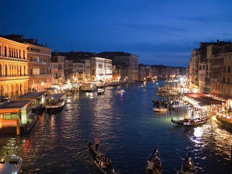 The 17 BEST Airbnbs in Venice For The Ultimate Italian Getaway [2020]