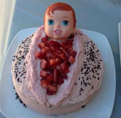 15 Hilarious Baby Shower Cakes You Can't Unsee | Funny baby shower cakes, Baby shower cakes girl ...