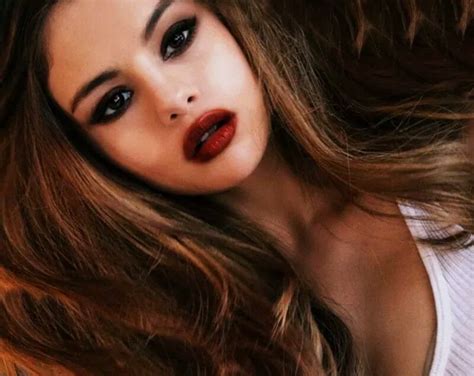 SEXY SULTRY SELENA | Selena gomez eyes, Smokey eye makeup look, Sexy ...