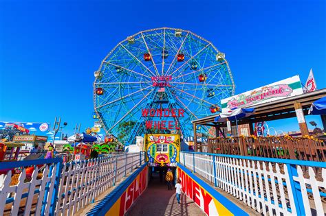 12 Best Amusement Parks Near NYC For For A Thrilling Excursion