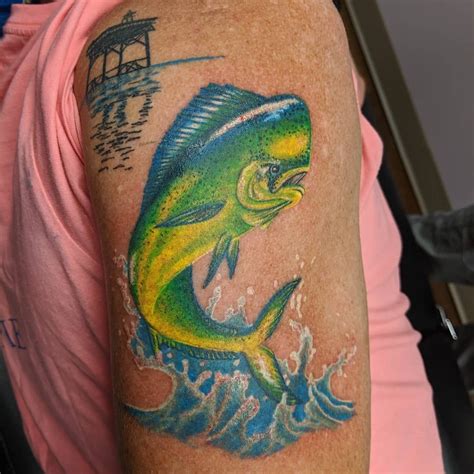 Making good progress! #mahi #mahimahi #fishingtattoo #mahimahitattoos # ...