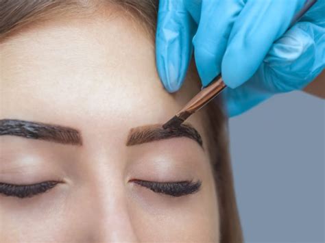 Henna For Eyebrows: How to Do It Right - LumeSkin