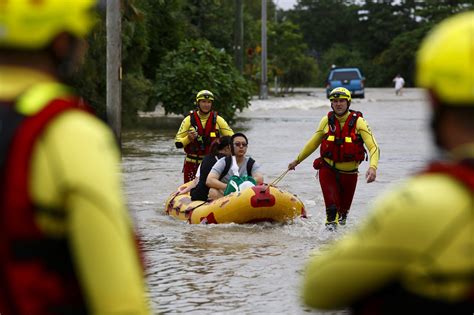 Boats, helicopters deployed for rescues in Australia floods | Inquirer News