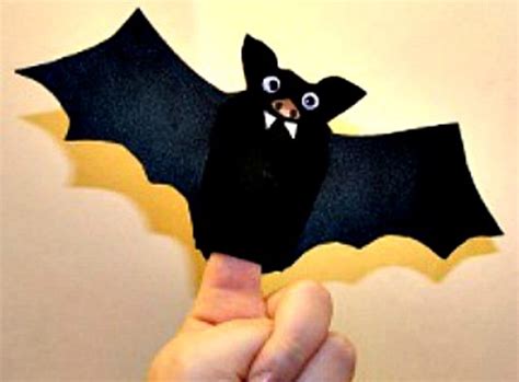 35 Wicked Halloween Bat Crafts | FeltMagnet