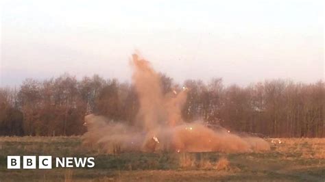 Warrington grenade explosion captured on camera - BBC News