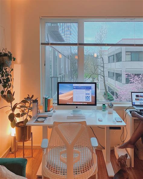 20+ Best Minimalist Desk Setups & Home Office Ideas | Gridfiti | Office room decor, Desk layout ...
