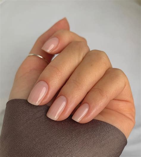 Clean girl nails are trending: Here are 15 minimalist manicures to try ...