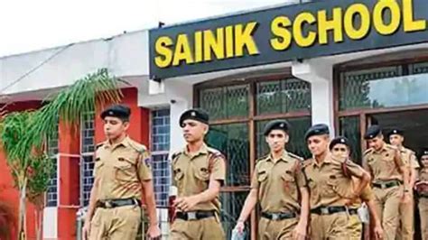 UP govt sends proposal to Centre for Sainik School at all 18 divisional HQs - Hindustan Times