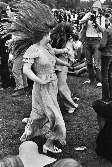 Girls From Woodstock 1969 Show The Origin Of Todays Fashion | Bored Panda