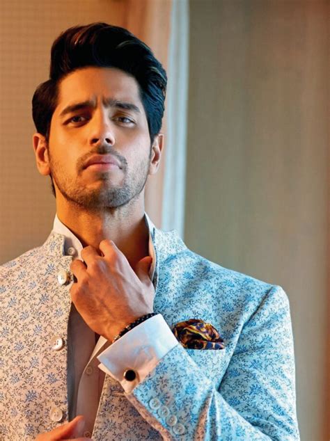 Want silky smooth hair like HOT Sidharth Malhotra? Know his daily hair ...