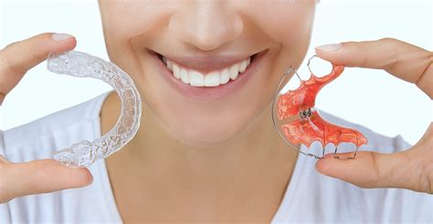 La importancia de los retenedores dentales - Centros ENLÍNEA Invisalign