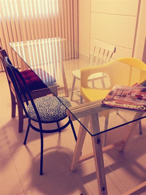 Mesa de cavaletes e cadeiras diferentes... Pallet Furniture, Outdoor ...