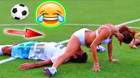 FOOTBALL FUNNY VIDEOS #80 WOMEN SOCCER GIRLS FAILS COMIC MOMENTS VINES ...