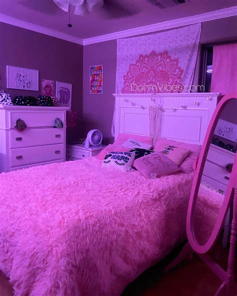 Dorm dorm - Instagram photos and videos | Beautiful bedroom decor, Room decor, Room inspiration ...