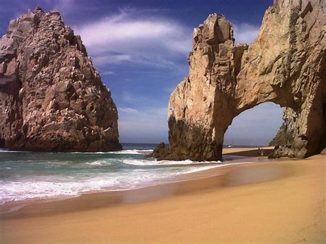 Kayaking is a great way to experience the iconic stone arch (El Arco ...