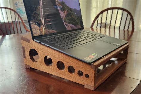Build a DIY wooden laptop stand | Popular Science