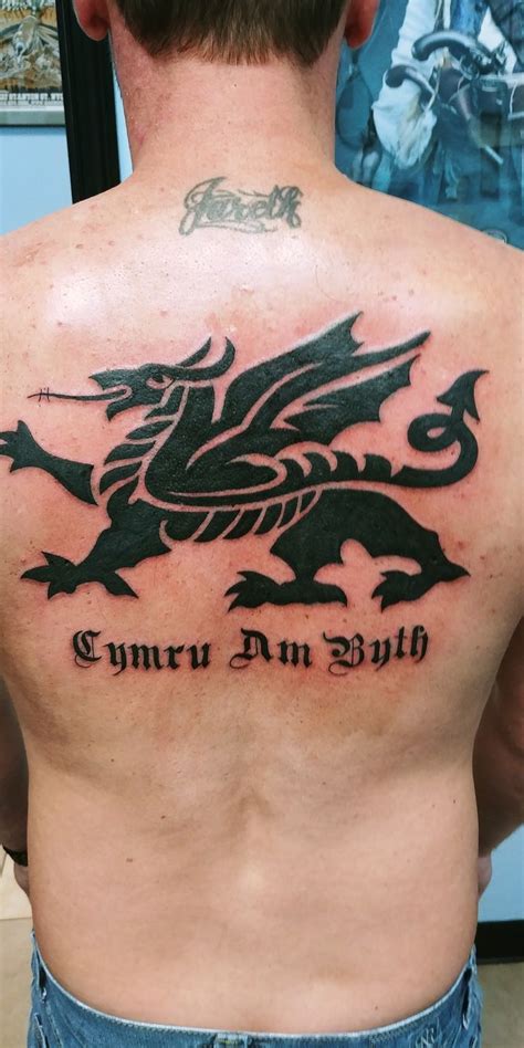 Update more than 77 welsh dragon tattoo super hot - in.cdgdbentre