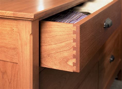 Free woodworking plans bedroom dresser