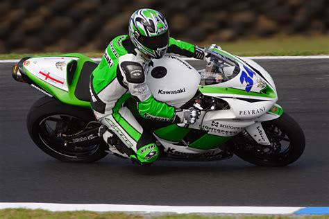 File:Motorcycle phillip island03.jpg - Wikimedia Commons