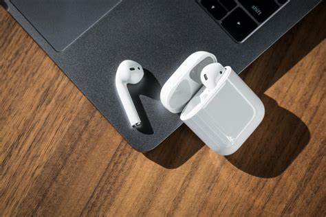 Samsung Galaxy Buds vs Apple Airpods 2: Which One is Better Than the ...