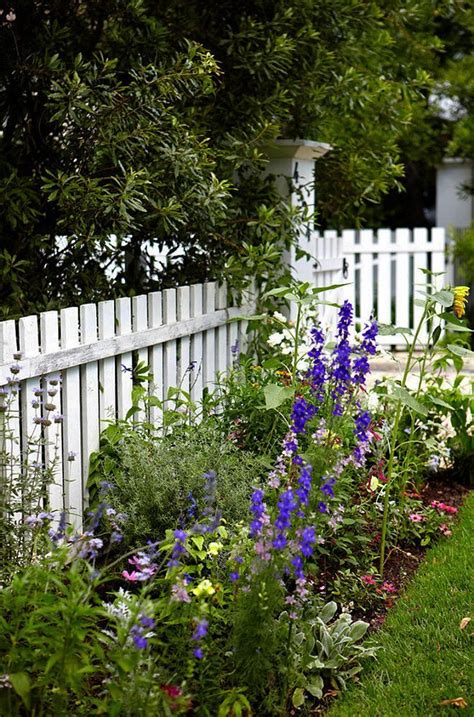 1000+ ideas about White Fence on Pinterest | Fence, White Picket ... | Farmhouse garden, Cottage ...