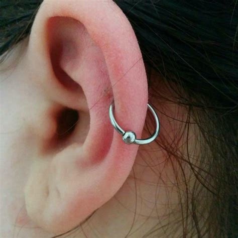 Auricle Piercing [20+ Ideas]: Pain Level, Healing, Cost, Experience - Piercee