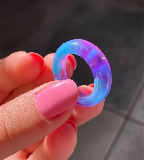 Handmade Resin Ring🧬 FREE SHIPPING in Europe | Resin ring, Indie ...